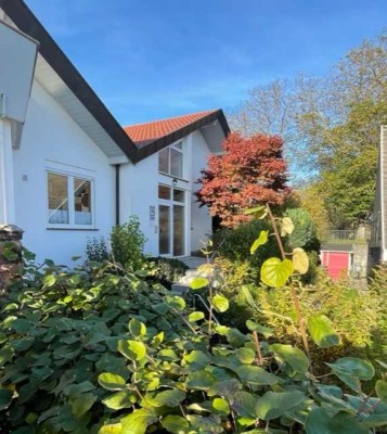 8-Zimmer-Villa mit 593 qm DIN-Wohnfläche, Fernblick und großzügigen Räumen in Ettenheim