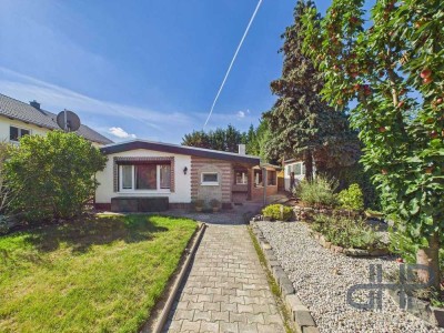 Einfamilienhaus mit Gartenidylle, Pool und ebenerdiger Wohnlage – 10 Quadratmeter Ausbaureserve!