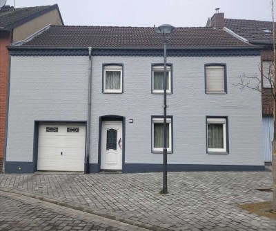 Reihenhaus mit Charme und Modernisierungspotenzial in Wassenberg-Myhl