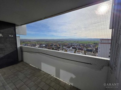 Sonnenlicht, Aussicht, Möglichkeiten! 3 Zimmer-Wohnung mit 2 Balkonen, Aufzug und 2 Parkplätzen!