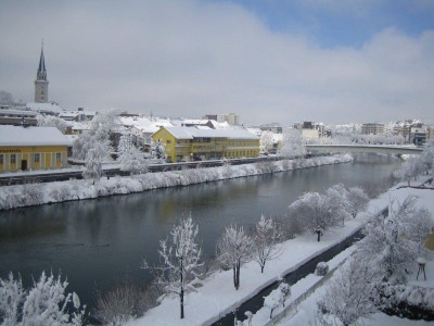 MODERNE MÖBLIERTE MIETWOHNUNG MIT BALKON UND STELLPLATZ IN ZENTRALER LAGE VON VILLACH - WOHNEN IN KÄRNTEN!