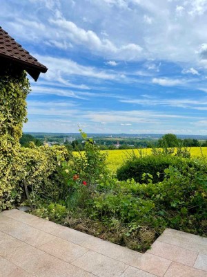 Einfamilienhaus mit ELW in traumhafter Ortsrandlage