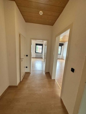 2 übereinanderliegende Whg. zu 1 Einheit •  129,84 m² • 1 Stellplatz inkl. • Dachterrasse möglich