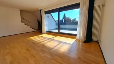 Traumwohnung mit viel Platz und Möglichkeiten wie Homeoffice, separater Bereich etc.!