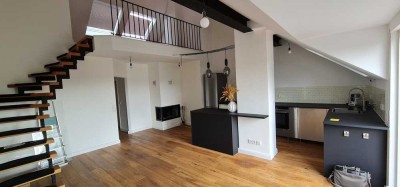 Stilvolle, sanierte Galeriewohnung mit Dachterrasse und TG-Stellplatz