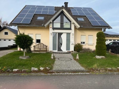 Geräumiges 5-Zimmer-Einfamilienhaus auf großzügigem Grundstück in Lorscheid