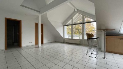Helle 2,5-Zimmer DG 58 qm mit Balkon in Filderstadt