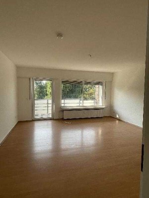 Renovierte 3-Zimmer Wohnung mit Balkon und traumhaften Ausblick.