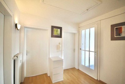 *MK IMMOBILIEN* Möblierte 3-Zimmer-Wohnung als 2er WG in Griesheim!
