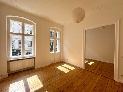 ABSOLUTE RARITÄT IM REUTERKIEZ: Bezugsfreie, helle 3-Zimmer-Altbau-Wohnung mit Balkon