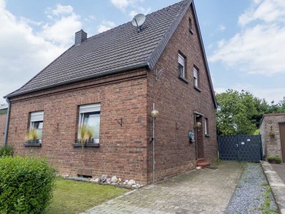 Freistehendes Einfamilienhaus mit Garten