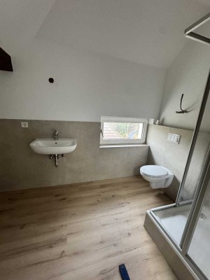 Charmante 2-Zimmer-Dachgeschosswohnung – Erstbezug nach Sanierung