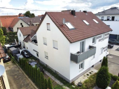Attraktives Ensemble: Saniertes Zweifamilienhaus mit Werkhalle, Dachterrasse & 8 Stellplätzen