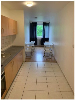 Gut geschnittene Etagenwohnung mit Balkon und Stellplatz - ideale Kapitalanlage