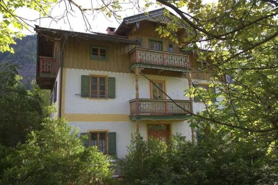 Schönes altes Haus in Bayrischzell zu verkaufen  --  RESERVIERT