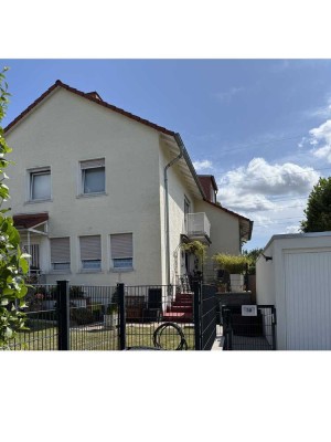 Doppelhaushälfte in schönster Lage Bierstadt, Vollunterkellerung, Garage