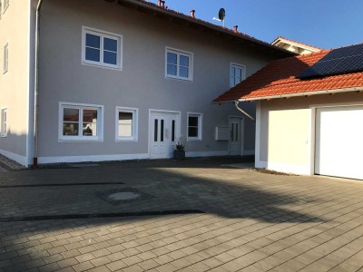 Sehr großzügige 3 Zimmer - Wohnung in Frauenneuharting