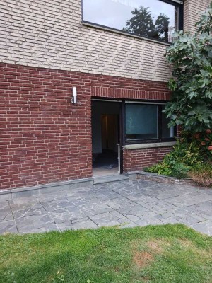 Erstbezug nach Sanierung: geräumige 2-Zimmer-Wohnung mit überdachtem Außenbereich in Vlotho
