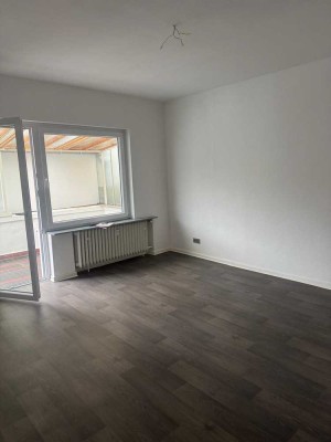 Attraktive 4-Zimmer-Wohnung mit Balkon und EBK in Giessen / 2.5 Etagen