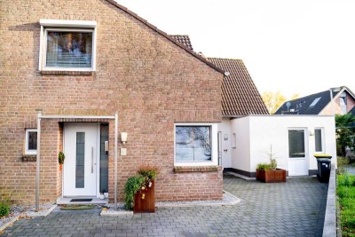 Vielseitige Doppelhaushälfte mit Einliegerwohnung und tollem Garten in Kleve-Kellen