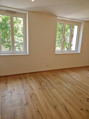 Erstbezug Ruhelage - Hochwertig sanierte 2 Zimmer Wohnung