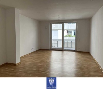 Attraktive 2-Zimmerwohnung mit edlem Bad, moderner EBK und Balkon!