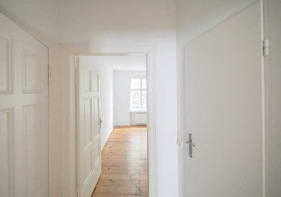 Bezugsfreie u. schöne 34 qm-Whg im 3. OG  Manteuffelstr. / Höhe Paul-Lincke-Ufer