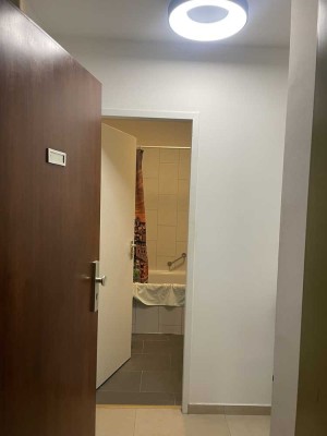 Bezugsfertiges 1-Zimmer-Appartement in Lerchenau – Balkon, Top-Lage, voll möbliert