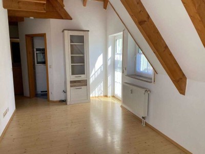 schöne 2 Zimmer DG-Wohnung - Nähe Brombachsee