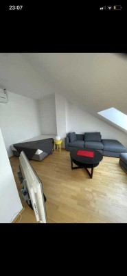 Helle 1-Zimmer-Dachgeschosswohnung im belgischen Viertel
