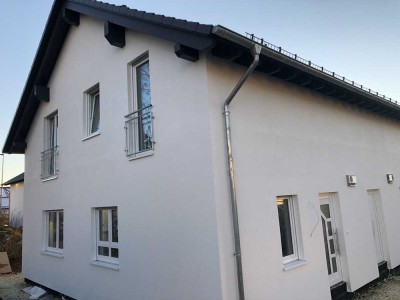 Attraktive 2,5-Zimmer-EG-Wohnung mit EBK und Terrasse in Oberkochen