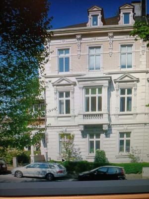 Schöne Dachgeschosswohnug in gepflegtem denkmalgeschütztem Altbau im Briller Viertel