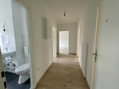 Helle 3-Zimmer-Wohnung mit neuem Bad und Balkon!