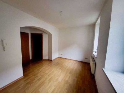 Im Hinterhaus * klein & fein & bald ist es Dein zu Hause *