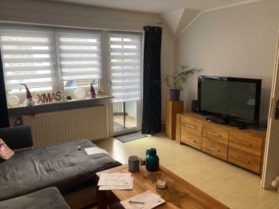 Helle Dachgeschoss-Wohnung in ruhiger Lage