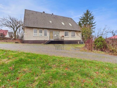 Geräumiges, freistehendes Dreifamilienhaus in ruhiger Lage von Emmerthal Lüntorf!