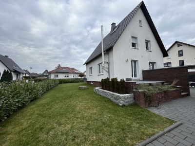 Kernsaniertes Einfamilienhaus in begehrter Lage mit großem Grundstück!