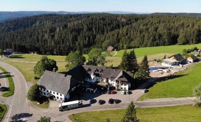 12 teilmöb. Einzelwhgen & 3 Haus-Grundstücke in naturnaher Lage mit wunderv.Ausblick & Garten