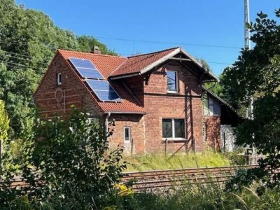 Sanierungsbedürftiges Einfamilienhaus mit viel Potenzial