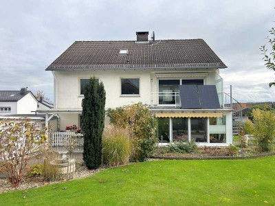 Viel Platz für die Familie oder auch Generationen! Sehr gepflegtes Zweifamilienhaus mit Doppel