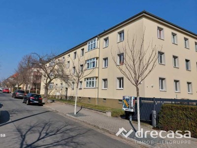 Ruhige große 2-R-EG-Whg: Wanne + Loggia!