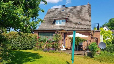 :: Top-Sackgasse :: Gemütliches Haus mit Vollkeller, Rundum-Hecke, Apfelbäume - perfekte Idylle!