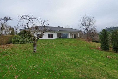 Eine Seltenheit in Baden-Baden! Exklusive Bungalowvilla mit toskanischem Flair