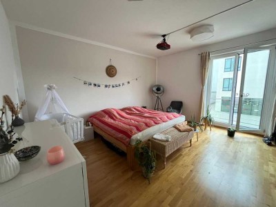Großzügige 2-Zimmer Wohnung mit EBK (WG-geeignet)
