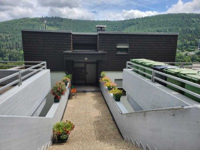 Ansprechende und gepflegte 2-Raum-Wohnung mit Balkon in Bad Wildbad