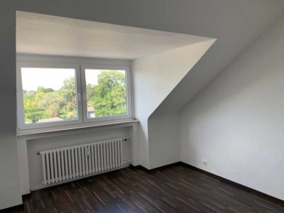 Schöne helle 3 Raum DG - Wohnung in MH-Dümpten