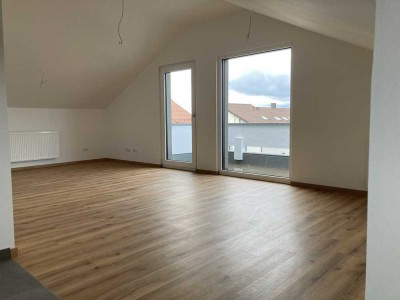 Großzügig, hell und modern: 3 Zimmer DG Wohnung, neu saniert, mit Balkon in Markgröningen