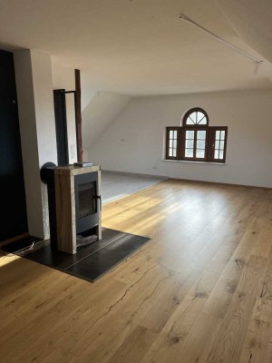 Schöne 3,5-Zimmer-Maisonette-Wohnung mit gehobener Innenausstattung in Dresden