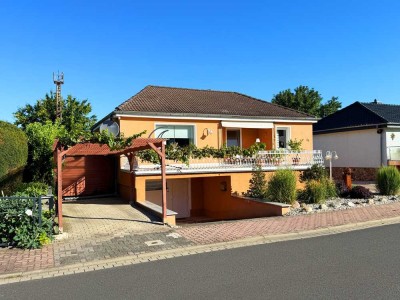 Wohnen und Wohlfühlen: Einfamilienhaus mit Pool, Gästehaus & Sauna in bester Lage von Bitterfeld