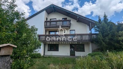 ***Geräumiges Mehrgenerationenhaus mit 
Aussicht ***